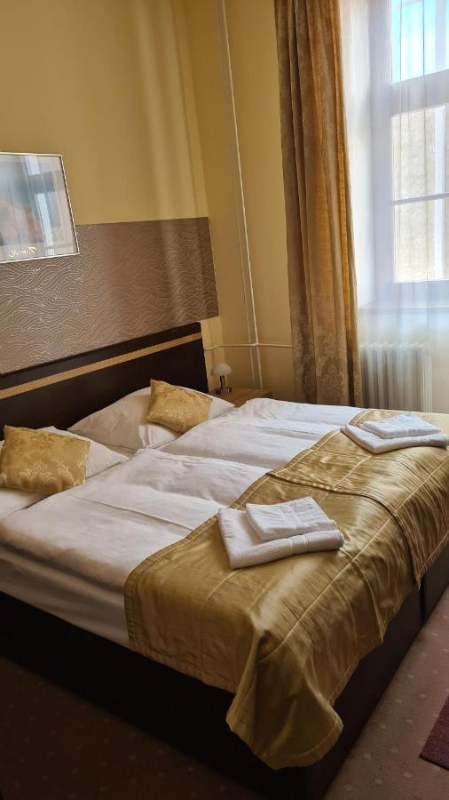Hotel Cierny Orol Rožňava Bagian luar foto