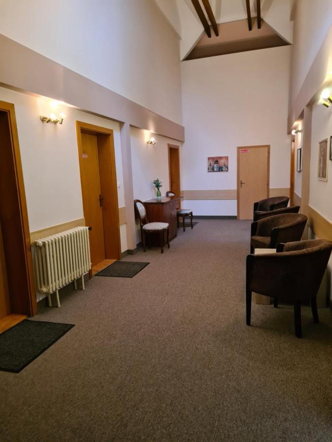 Hotel Cierny Orol Rožňava Bagian luar foto