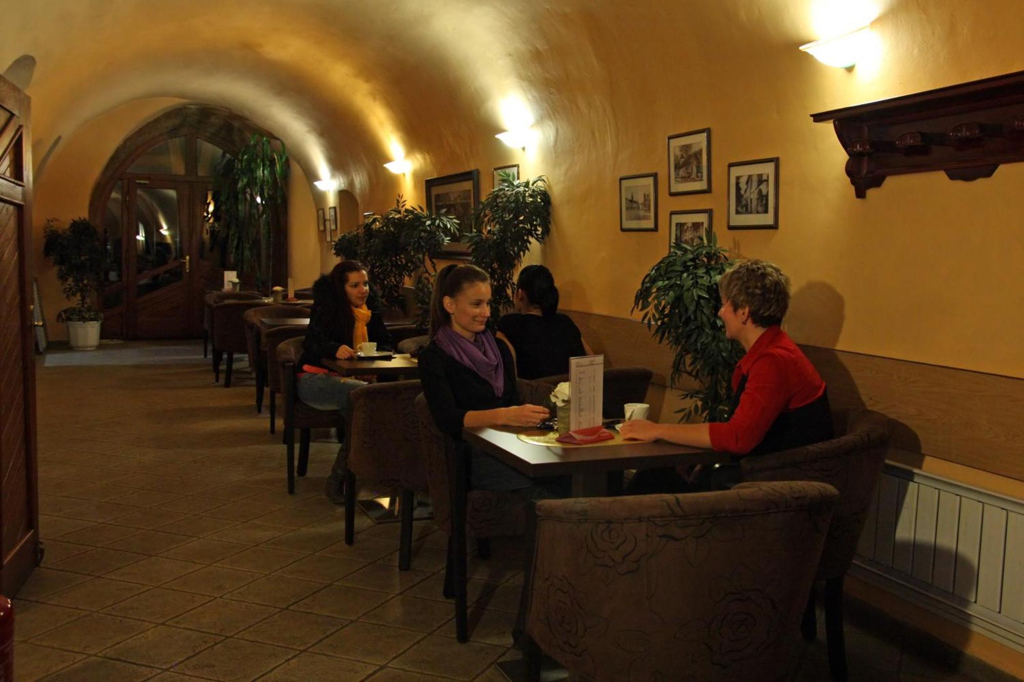 Hotel Cierny Orol Rožňava Bagian luar foto